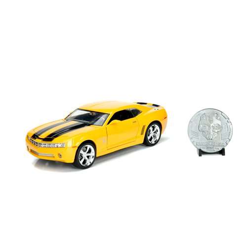 Transformers Hollywood Rides Bumblebee 2006 Chevy Camaro 1:24 Scale Die-Cast Metal Vehicle with Coin