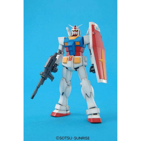 Mobile Suit Gundam Gundam RX-78-2 Version 2.0 MG 1:100 Scale Model Kit